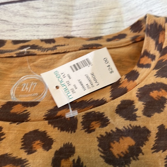 Maurice’s cheetahs top size large with tags - Picture 2 of 7